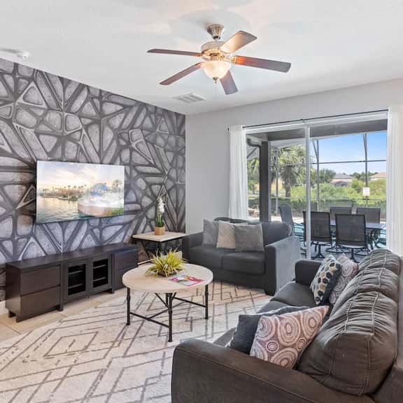 Davenport Bliss: 6BR Pool Home w Game Room - Image 1