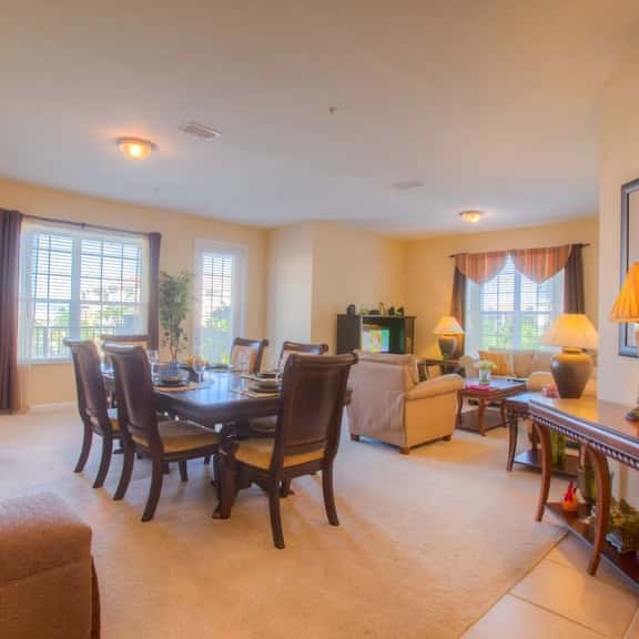 Disney near: 3BR w Balcony & Resort Access - Image 1