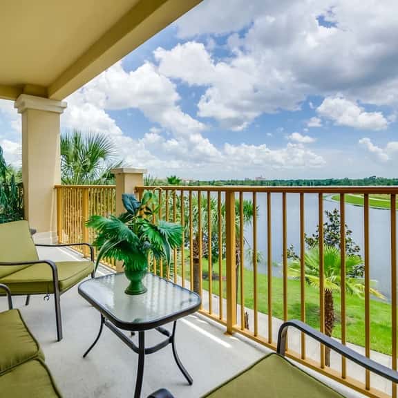 Lake View 3BR Resort Condo near Convention Center - Image 1