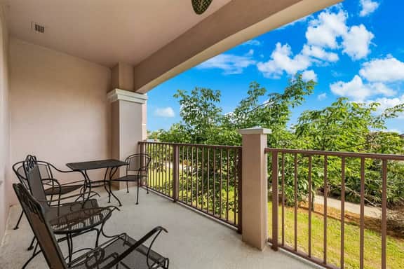 Sleeps 6 · 2nd Floor Condo w/ Private Balcony - Image 2