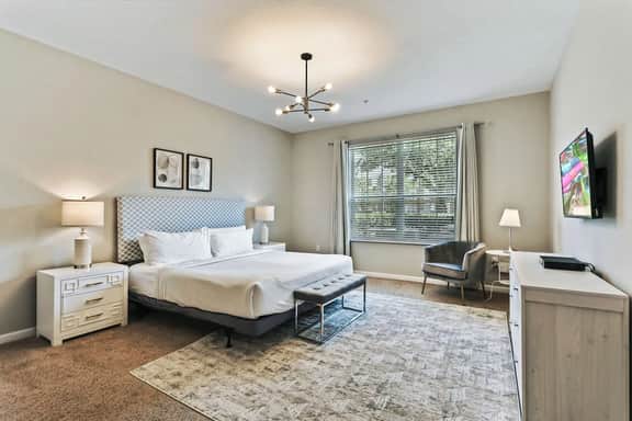 Fantastic balcony view 3BR near Epic Universe! - Image 5