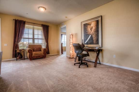 Spacious 3BR Condo near Convention & Theme Parks - Image 5