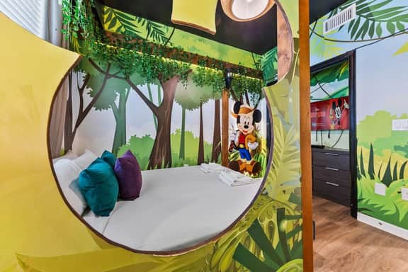 Amazing Mickey Mouse-themed 2BR near Disney! - Image 4
