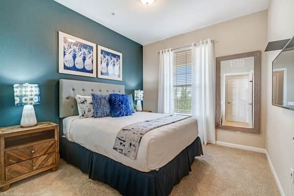 Lake Resort Access 3BR Condo w Balcony near Disney - Image 3