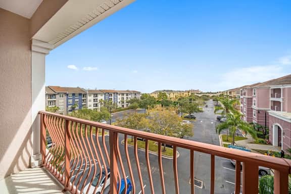 Spacious 3BR Condo Near Orlando's Top Attractions - Image 2