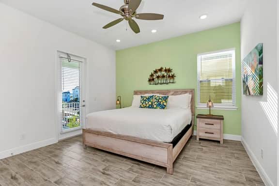 Cottage Retreat! 2BR w Pvt Pool & Balcony near WDW - Image 5