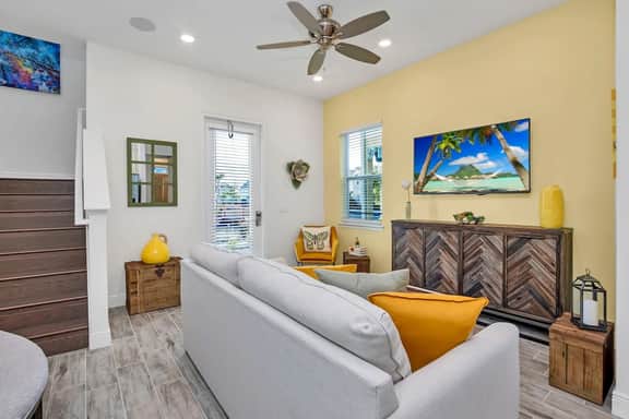Cottage Retreat! 2BR w Pvt Pool & Balcony near WDW - Image 3