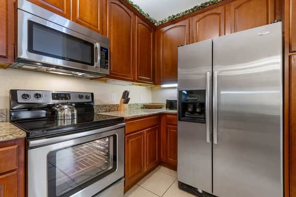 Resort Access: 3BR Condo near Convention Center - Image 4