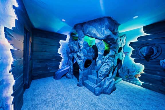Solara 8BR Pool Home w Theater & Theme Rooms - Image 4