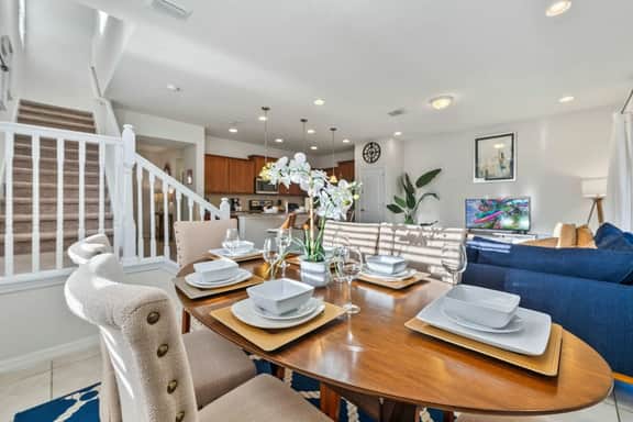 5BR Townhome w/ Private Pool·BBQ·Near Disney - Image 4