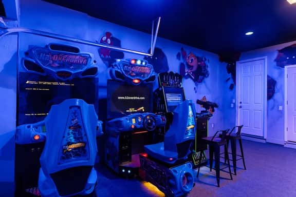 Amazing 9BR w/Private Game Room+Pool Near Disney! - Image 5