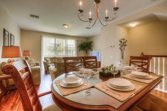 Stylish 3-Bedroom Retreat near Theme Parks Orlando - Image 5