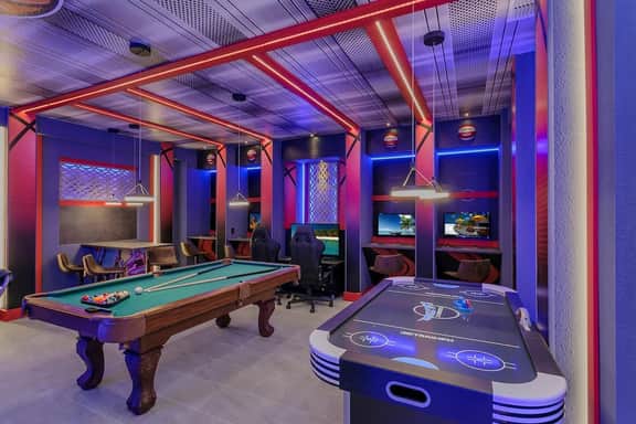 Incredible 9BR! Private Pool+Theme Rooms+Game Room - Image 3