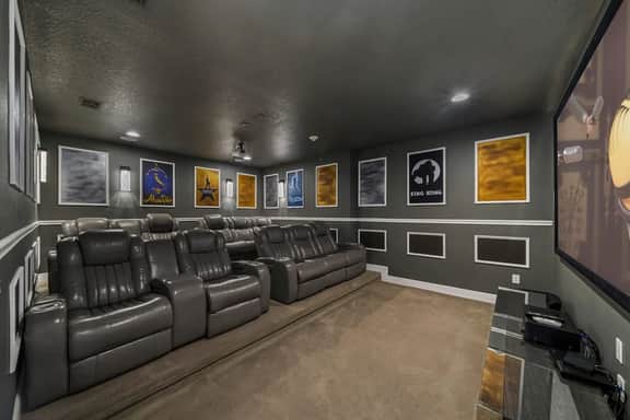 Sleeps 22•Pvt pool•Theater•Game room - Image 4