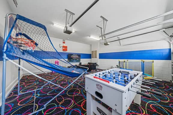 Sleeps 22•Pvt pool•Theater•Game room - Image 5