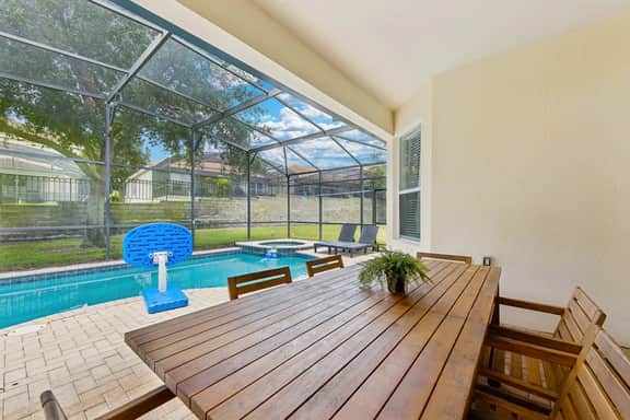 Private Pool! 5BR Home w Nemo Themed Room near WDW - Image 2