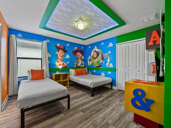 Pool, Themed Rooms & Game Room! 9BR Home near WDW - Image 3