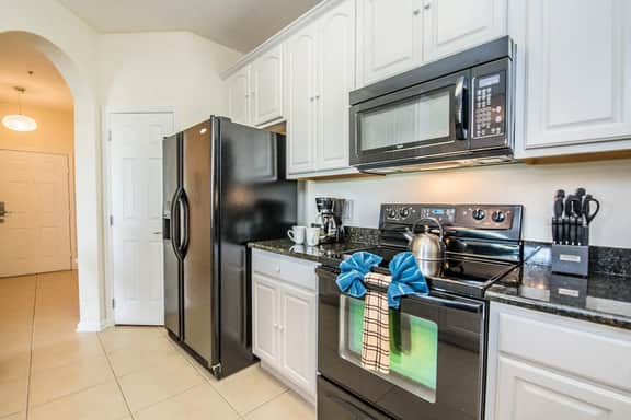 Disney near: 3BR Condo w Balcony & Parking - Image 3