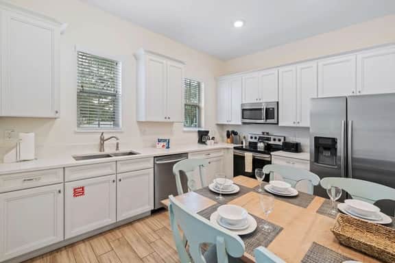 Kissimmee Retreat 4BR Cottage near Disney - Image 4