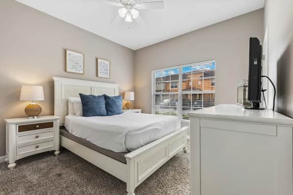 4BR Townhome•Pvt pool•Near theme parks - Image 5