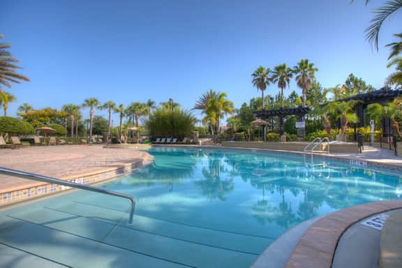 3BR Condo w/ Resort Access near OCC, Theme Parks - Image 2