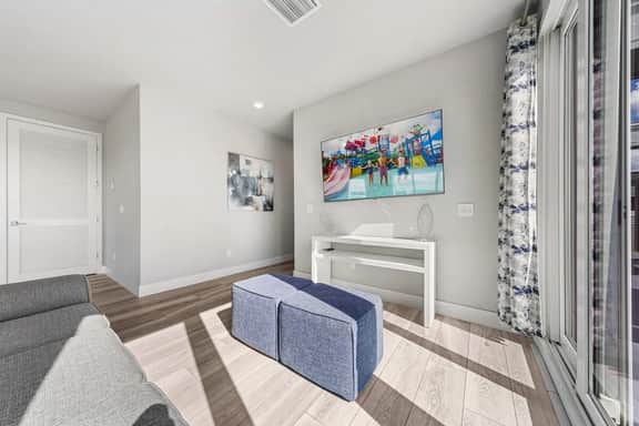 Sleeps 10•Private balcony dining•Near Disney - Image 3