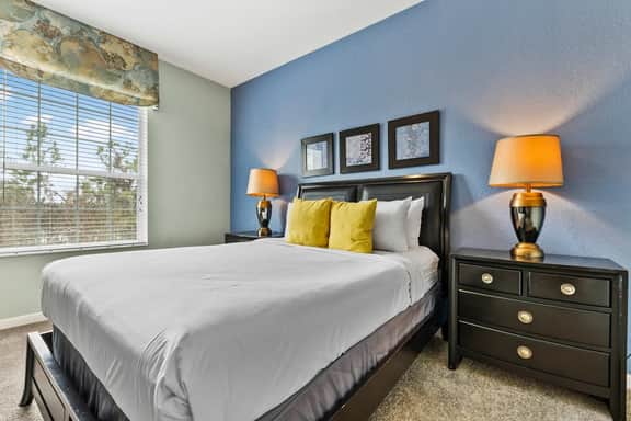 Orlando 3-Bedroom Condo w Balcony near Theme Parks - Image 2