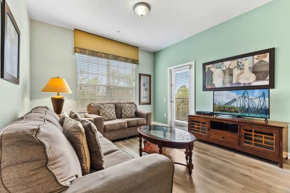 Orlando 3-Bedroom Condo w Balcony near Theme Parks - Image 4