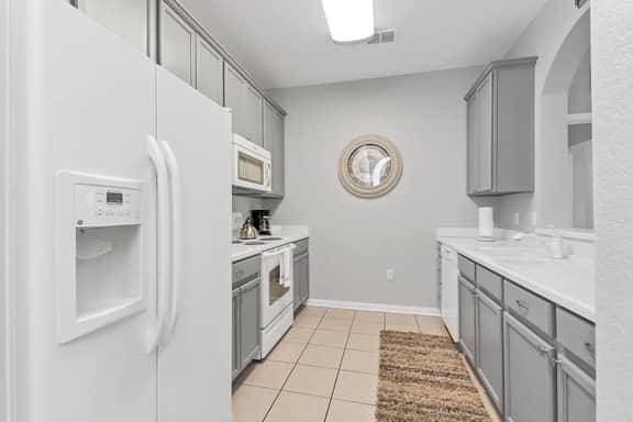 3BR Condo w/ Views, Pool Access near Epic Universe - Image 5