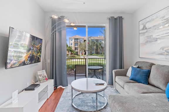 Resort Condo 3BR w Lake Access near Disney Orlando - Image 4