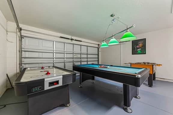 Sleeps 8·Pvt Pool·Game Room·Clubhouse Amenities - Image 3
