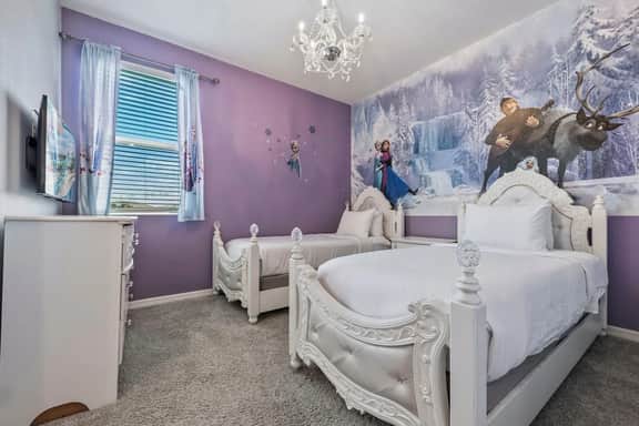 Sleeps 22•Pvt pool & spa•Game room - Image 5