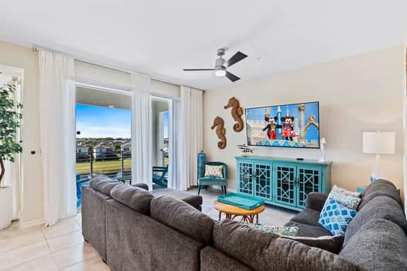 Fun 2BR Retreat! Theme Room, Lake View near Disney - Image 3