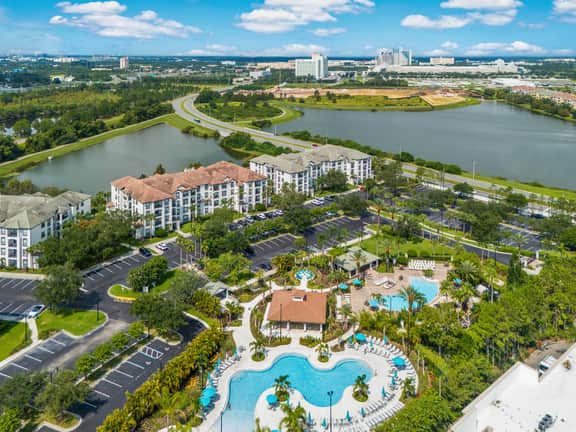 Vista Cay 3BR Condo with Resort Pool Balcony - Image 4