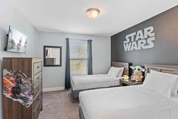 Davenport Bliss: 6BR Pool Home w Game Room - Image 3