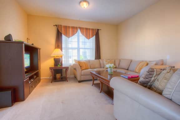 Disney near: 3BR w Balcony & Resort Access - Image 4