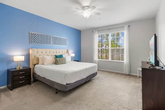 Lake Front 3BR Resort Condo close to OCCC - Image 5