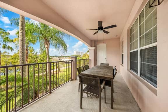 Lake Front 3BR Resort Condo close to OCCC - Image 3