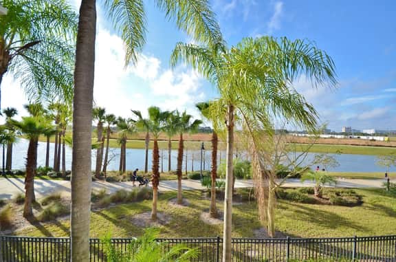 Lake Front 3BR Resort Condo close to OCCC - Image 2
