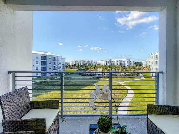 Chic 2BR Condo w Mickey Theme Room near WDW - Image 5