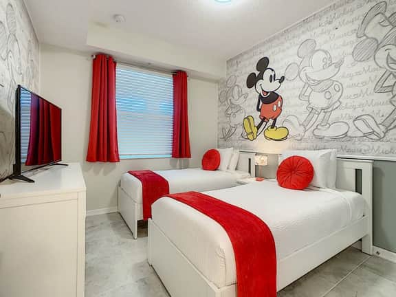 Chic 2BR Condo w Mickey Theme Room near WDW - Image 4