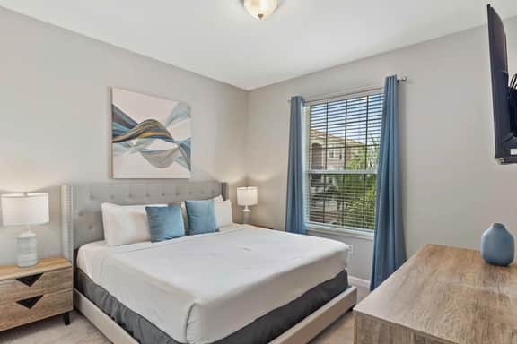 Chic 2BR Condo w Balcony Near Epic Universe - Image 5